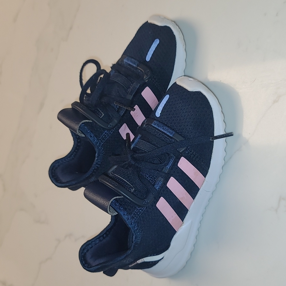 🎄 CHRISTMAS SALE. MAKE ME AN OFFER. 👟Blue and Pink Adidas
